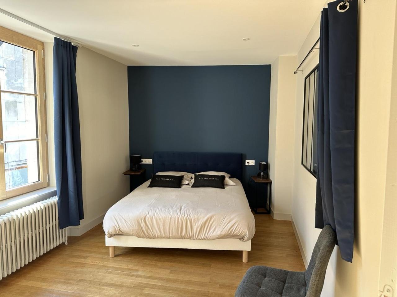 Les Suites Gueguen Chablis Chambre photo
