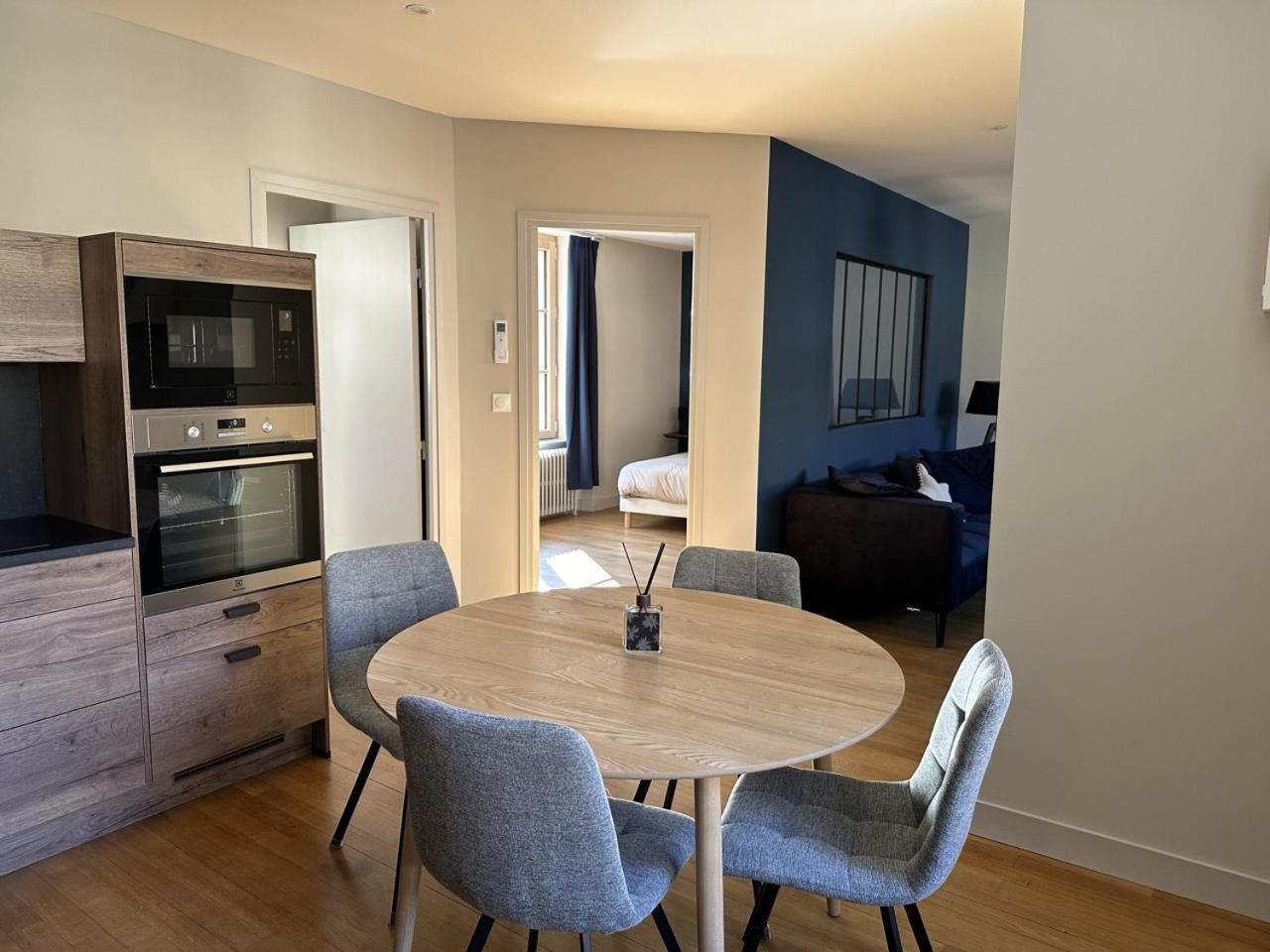 Les Suites Gueguen Chablis Chambre photo