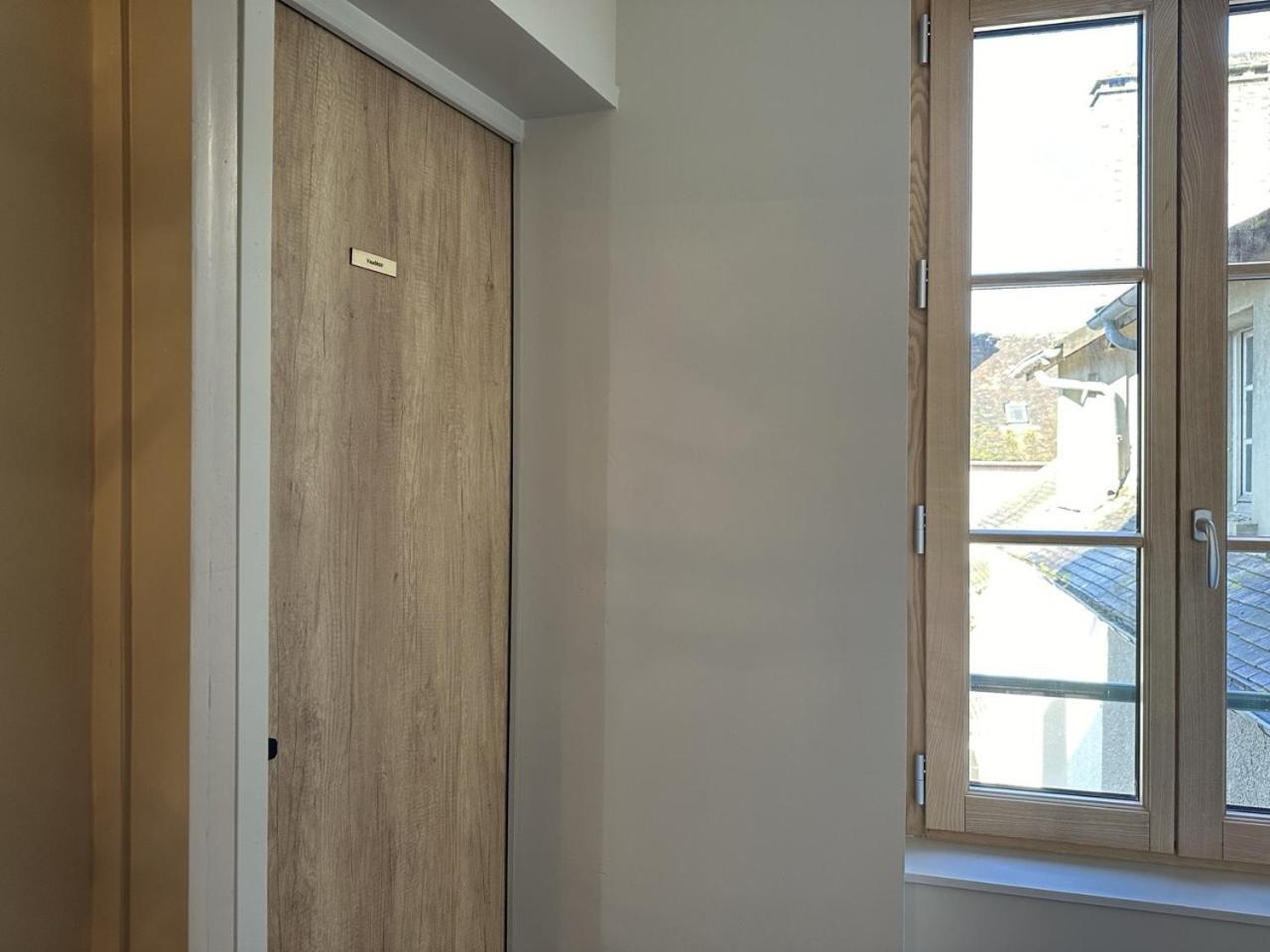 Les Suites Gueguen Chablis Chambre photo