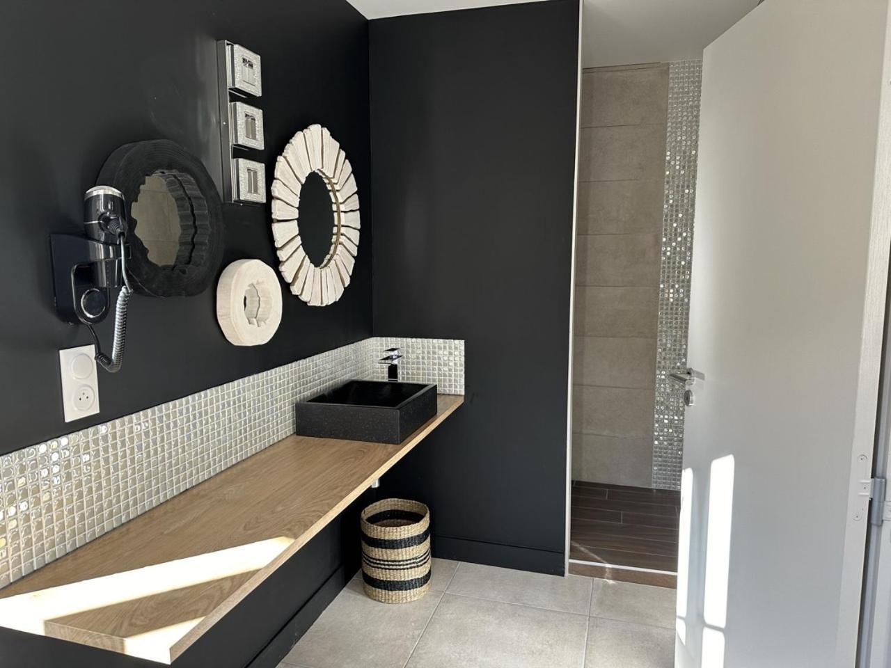 Les Suites Gueguen Chablis Chambre photo
