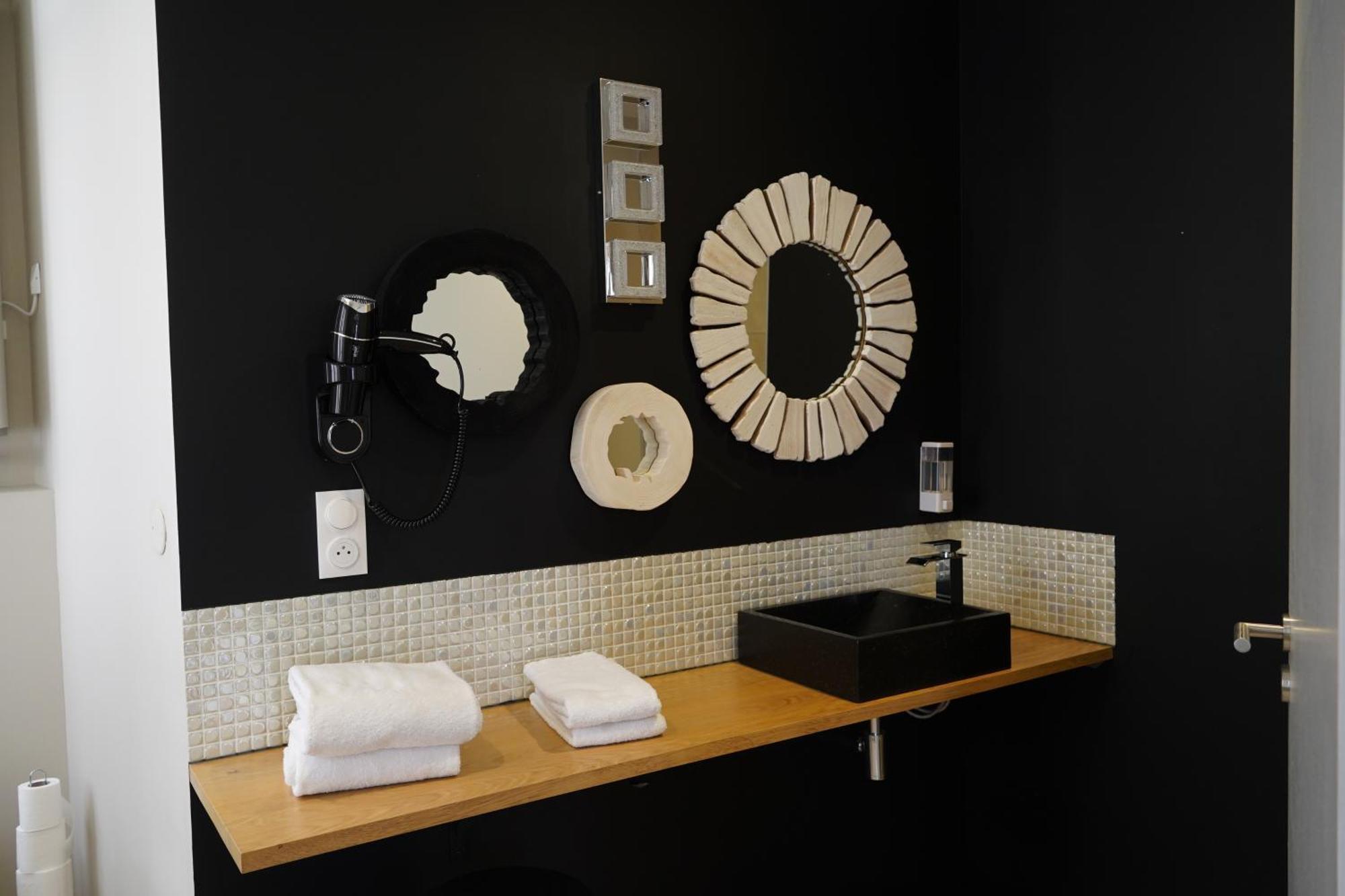 Les Suites Gueguen Chablis Extérieur photo