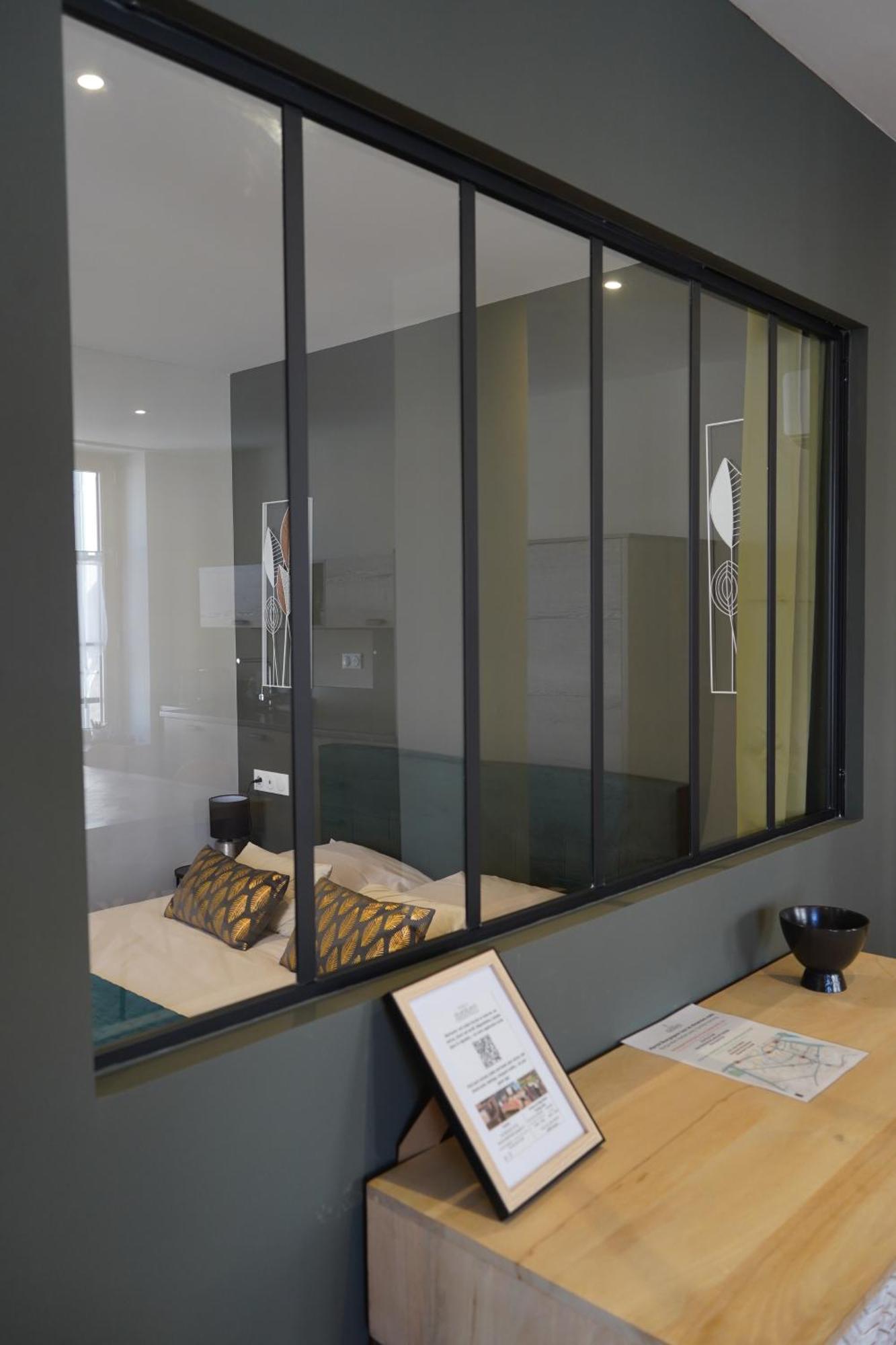 Les Suites Gueguen Chablis Extérieur photo